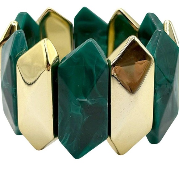 Elegant Green and Gold Women's Bracelet - Picture 1 of 1